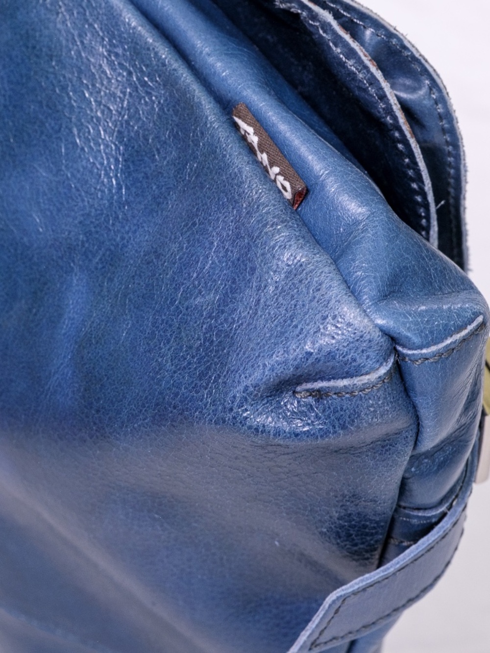 Tano Blue Teal Leather Crossbody Bag - Picture 11 of 12